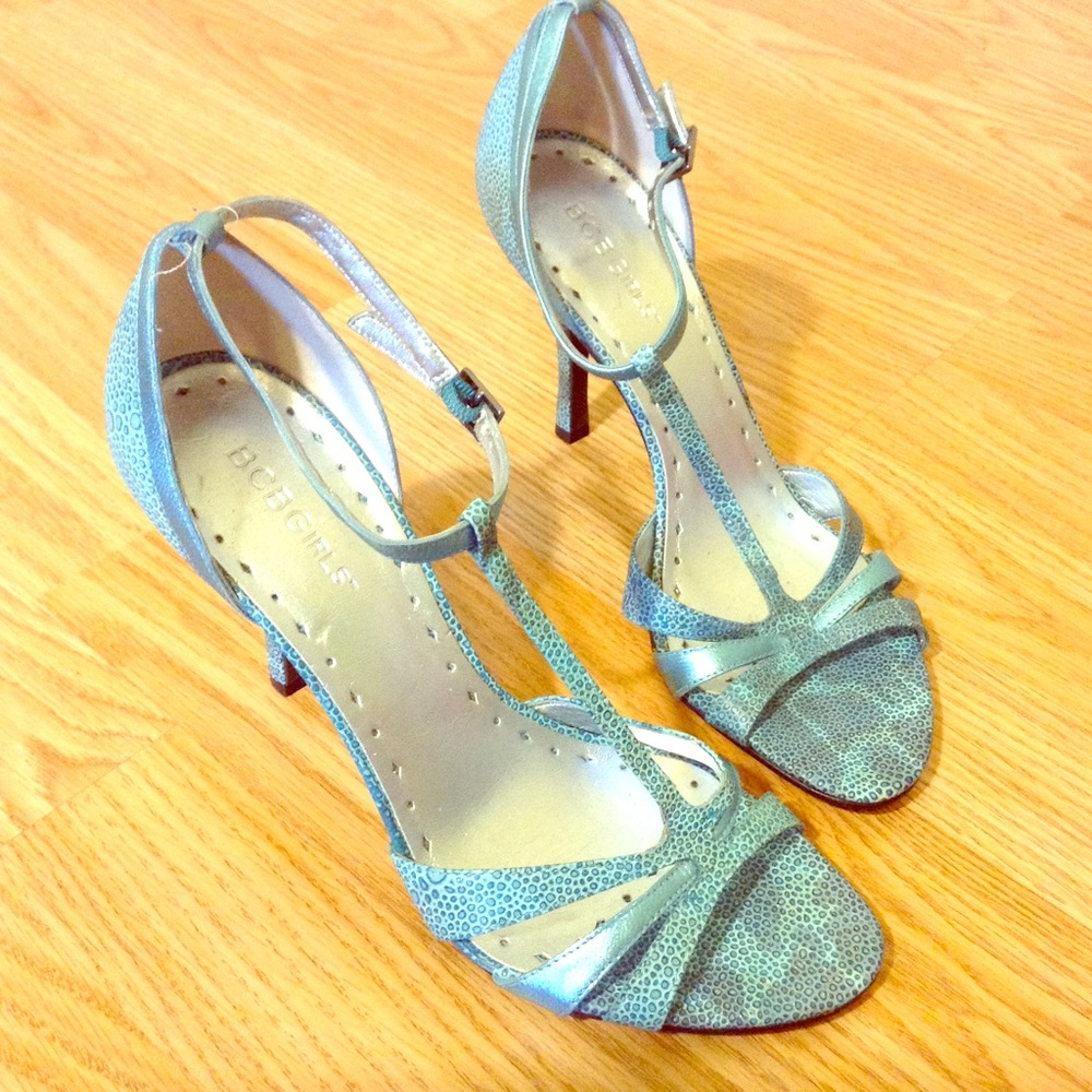 BCBGIRLS heels, Light Turquoise RARE, Fun Print